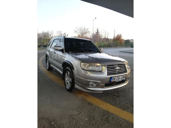Temiz,yeni bakımlı forester