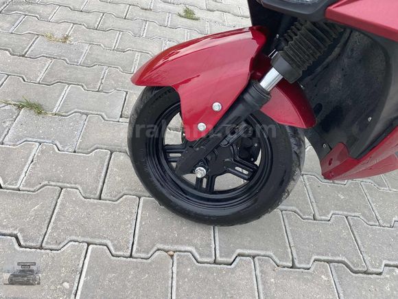 2025 VOLTA ELEKTRİKLİ SCOOTER 6 AKÜLÜ 58km MENZİL 2000W, 720kmde