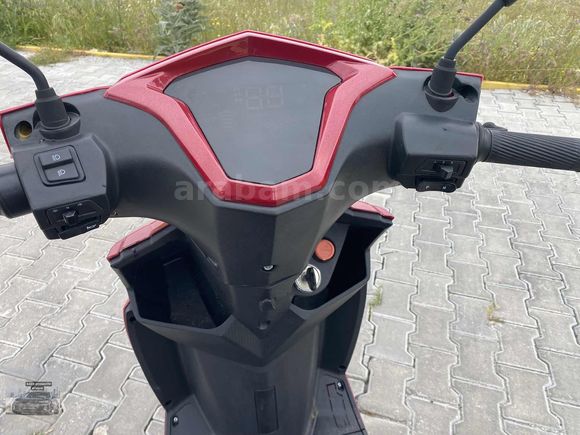 2025 VOLTA ELEKTRİKLİ SCOOTER 6 AKÜLÜ 58km MENZİL 2000W, 720kmde