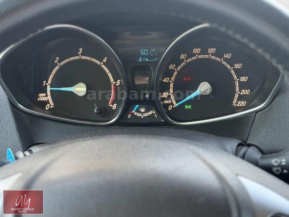 AHMET YURTLU AUTO COURİER TİTANİUM PLUS OTOMOBİL RUHSAT BOYASIZ