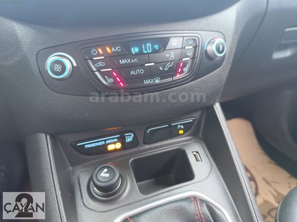 Yetkili Bayiden/Titanium Plus/Düşük Km/Temiz/Servis Bakımlı