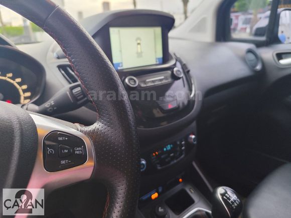 Yetkili Bayiden/Titanium Plus/Düşük Km/Temiz/Servis Bakımlı