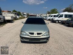 2000 model 1.6 Megane bir otomatik vites klima mayne sıfır