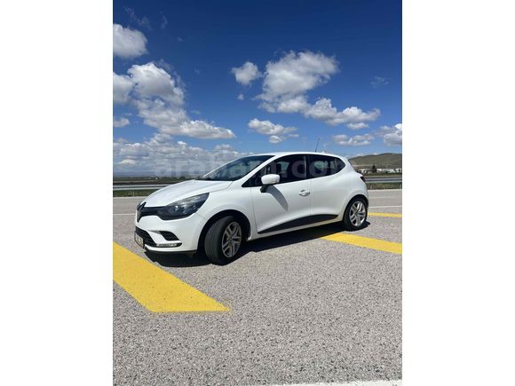EMSALSİZ  TEMİZLİKTE CLİO HB 2017 HATASIZ CARPLAY KAMERA 