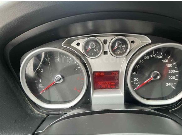 Sahibinden Ford Focus 1.6 Comfort 2011 Model