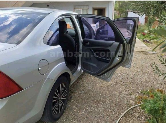 Sahibinden Ford Focus 1.6 Comfort 2011 Model