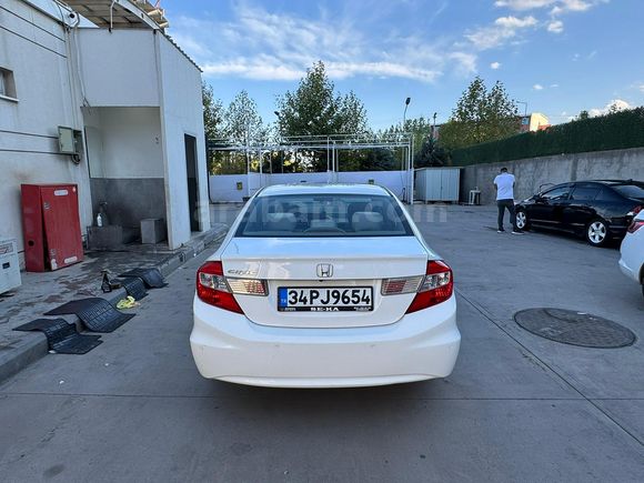 MEMURDAN SATILIK Honda Civic 1.6i VTEC Eco Elegance 2016 Model 