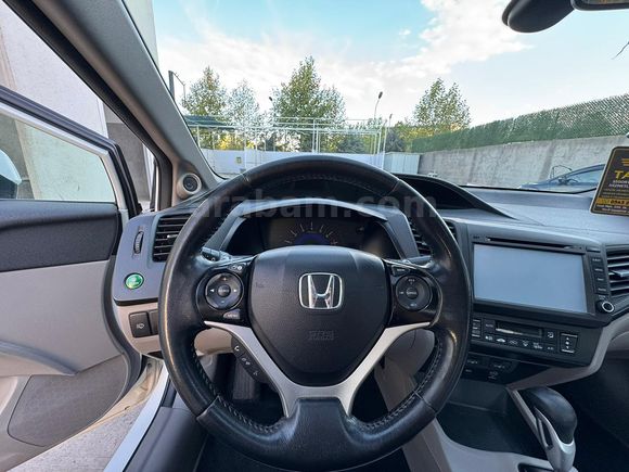 MEMURDAN SATILIK Honda Civic 1.6i VTEC Eco Elegance 2016 Model 