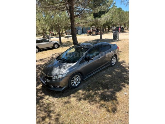 Sahibinden Honda Civic 1.6i VTEC Eco Premium 2014 Model Çanakkale