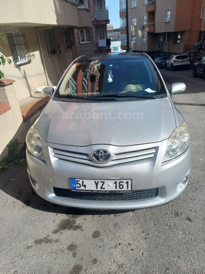 Sahibinden Toyota Auris 1.4 D-4D Comfort Extra 2012 Model 3
