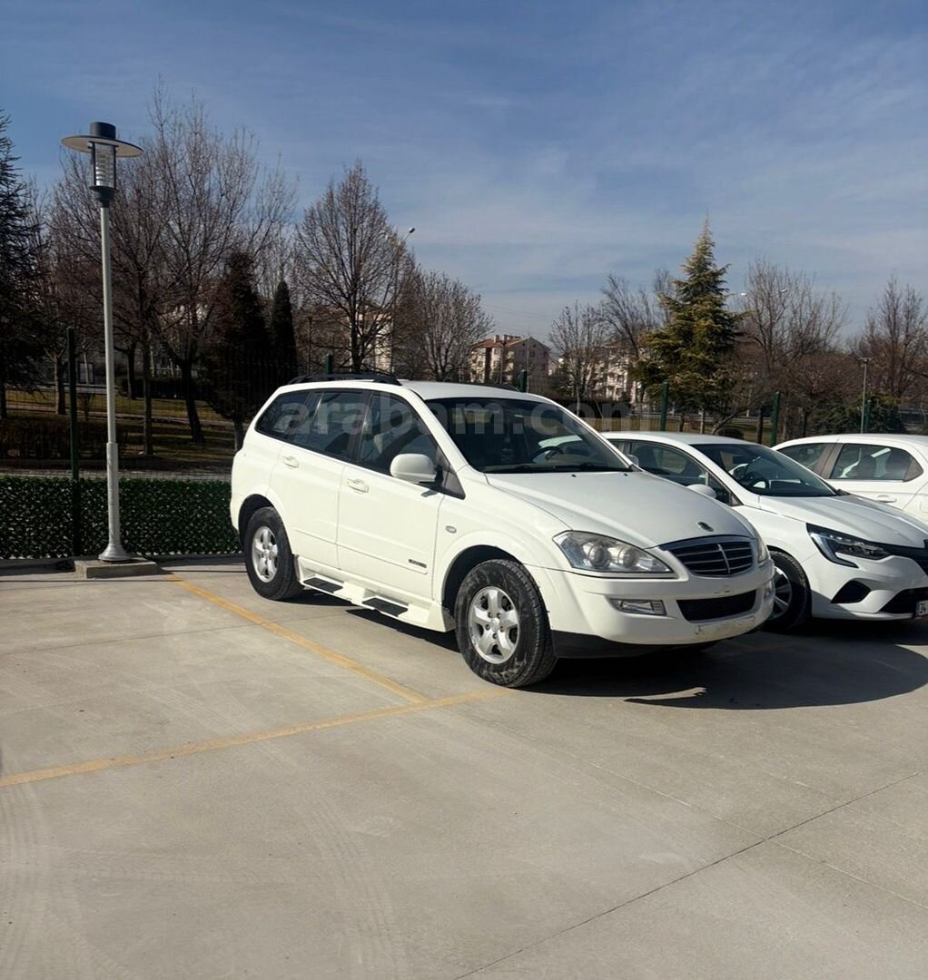 Sahibinden KGM SsangYong Kyron 2.0 XDI Limited 4x4 2012 Model İstanbul 230.000 km Beyaz 4