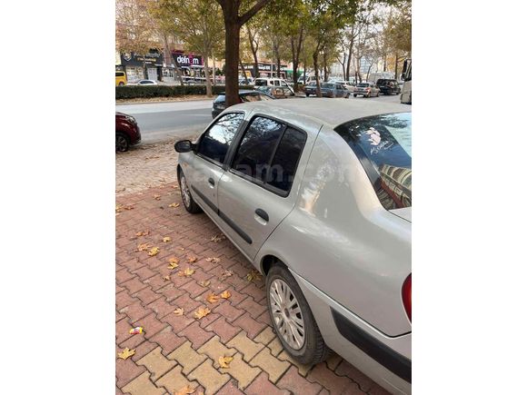 Sahibinden Renault Clio 1.5 dCi Expression 2003 Model  247000km Gri (Gümüş)