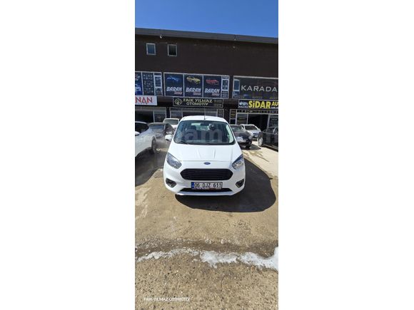 Galeriden Ford Tourneo Courier 1.5 TDCi Delux 2022 Model Gaziantep