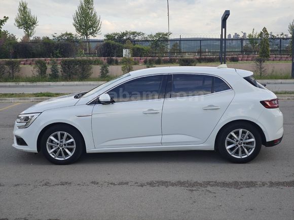 Sahibinden Renault Megane 1.6 Joy 2017 Model