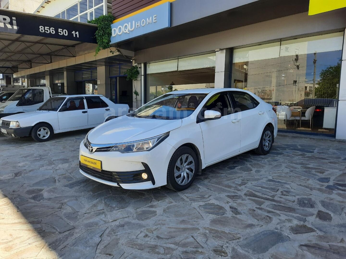 Galeriden Toyota Corolla 1.6 Life 2018 Model İzmir 54.000 km Beyaz 3