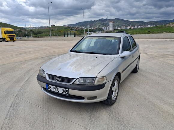 SAHİBİNDEN / OTOMATİK / DEĞİŞENSİZ / 2 PARÇA BOYALI