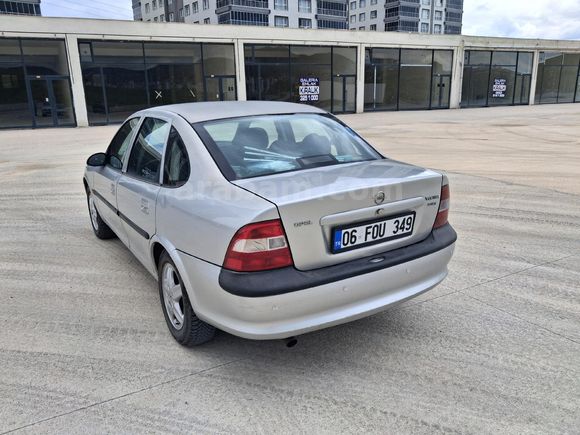 SAHİBİNDEN / OTOMATİK / DEĞİŞENSİZ / 2 PARÇA BOYALI