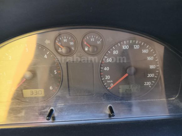 Sahibinden Volkswagen MultiVan 1.9 TDI 2004 Model  250.000 km Beyaz