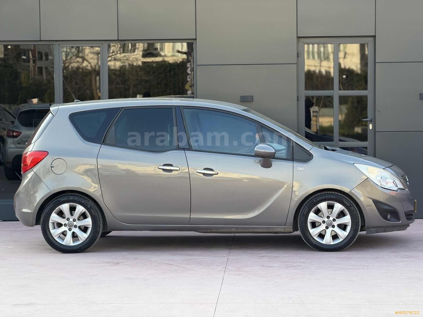 Galeriden Opel Meriva 1.3 CDTI Cosmo 2011 Model İstanbul 355.400 km Şampanya 7