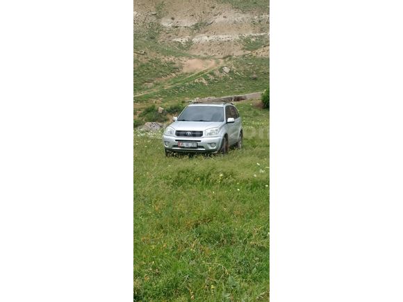 Sahibinden Toyota RAV4 2.0 2004 Model Malatya 1980000 km Gri (Gümüş)