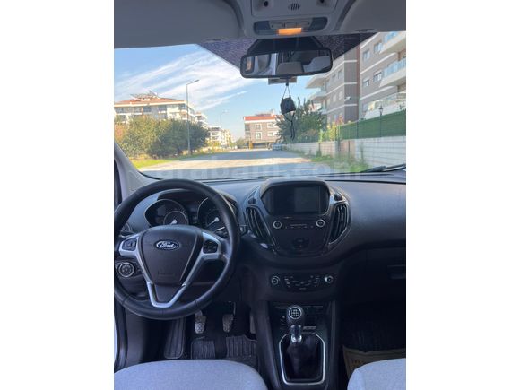 Sahibinden Ford Tourneo Courier 1.5 TDCi Titanium Plus 2018 Model