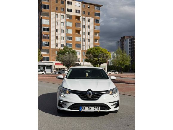 Sahibinden Renault Megane 1.3 TCe Joy 2022 Model 