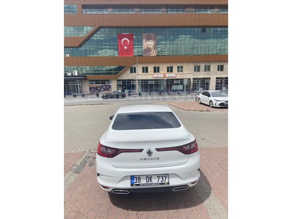 Sahibinden Renault Megane 1.3 TCe Joy 2022 Model 
