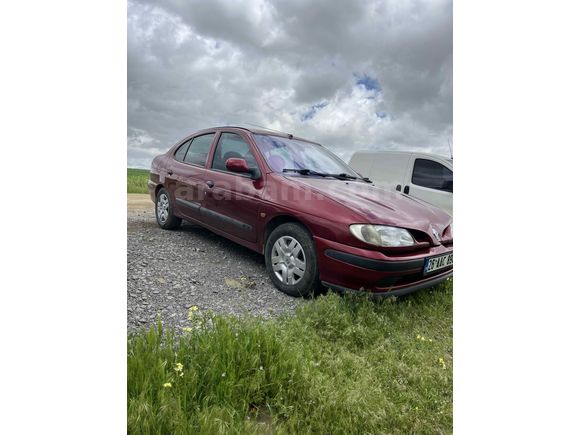 Sahibinden Renault Megane 1.6 RTE 1999 Model  198.500 km Kırmızı