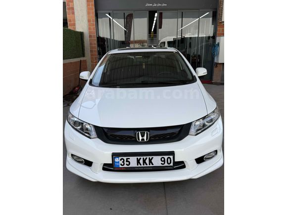 Sahibinden Honda Civic 1.6i VTEC Black Edition 2015 Model İzmir 67.000 km Beyaz