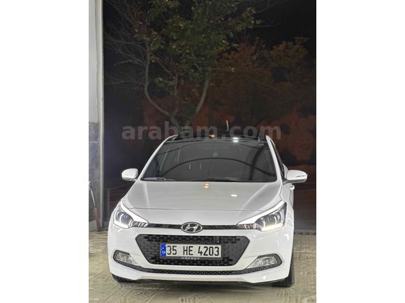 Sahibinden 2017 Cam Tavan Hatasız Boyasız 95 Bin km’de Hyundai i20 