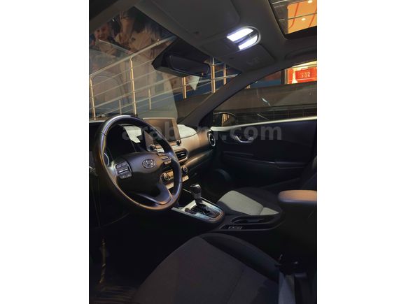 HYUNDAİ KONA 1.6 CRDİ DİZEL HİBRİT 48V 23.000 KM EMSALSİZ