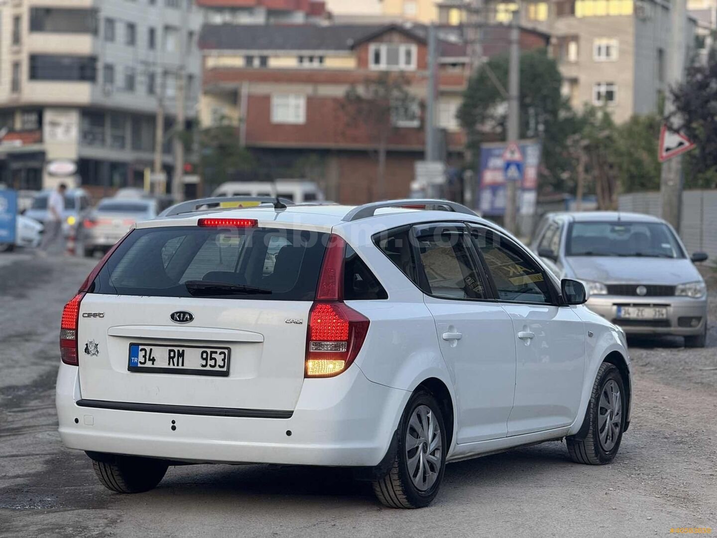 Galeriden Kia Ceed 1.6 CRDi Cool SW 2011 Model İstanbul 246.000 km Beyaz 3