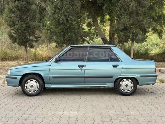  Renault  1.4 Broadway 1997 Model 