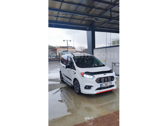 Sahibinden Ford Tourneo Courier 1.5 TDCi Titanium Plus 2022 Model  39.000 km Beyaz