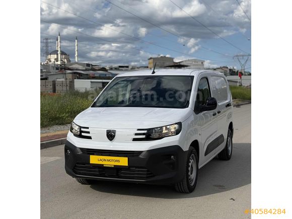 2025 MODEL 0 KM PARTNER ÇİFT SÜRGÜLÜ JELATİNLERİ ÜZERİNDE