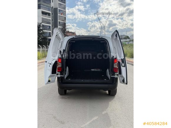 2025 MODEL 0 KM PARTNER ÇİFT SÜRGÜLÜ JELATİNLERİ ÜZERİNDE