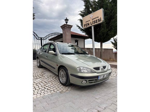 Biniciden Tertemiz Klimalı Megane 1.6  16W RTE