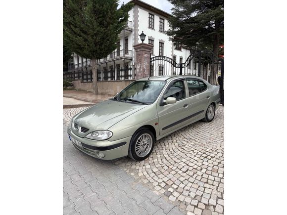 Biniciden Tertemiz Klimalı Megane 1.6  16W RTE