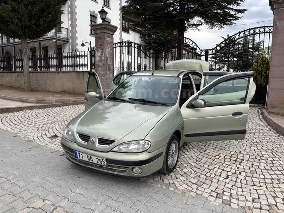 Biniciden Tertemiz Klimalı Megane 1.6  16W RTE