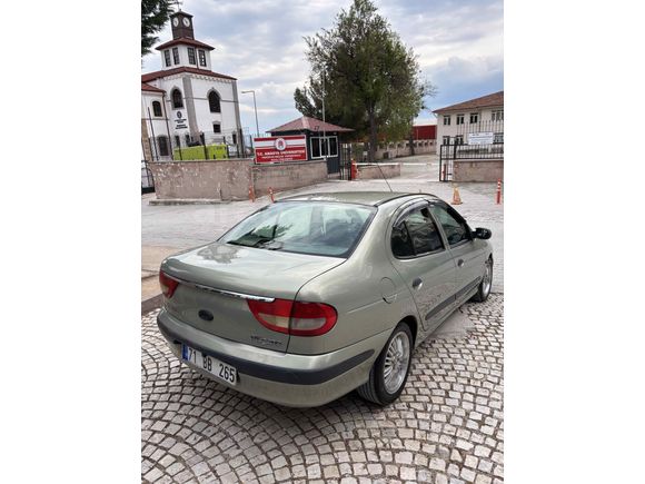 Biniciden Tertemiz Klimalı Megane 1.6  16W RTE