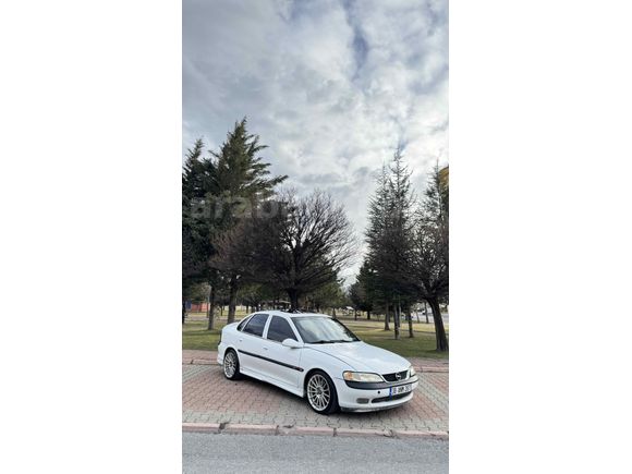 Vectra  beyaz 2.0 sanrooflu bayram şekeri 