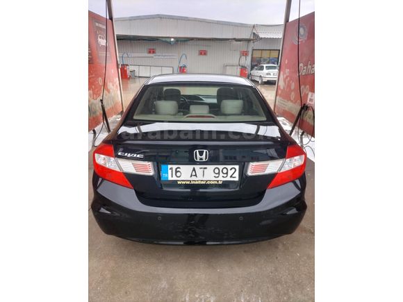 Sahibinden Honda Civic 1.6 Premium 2012 Model  170000 km Siyah