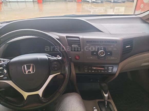 Sahibinden Honda Civic 1.6 Premium 2012 Model  170000 km Siyah