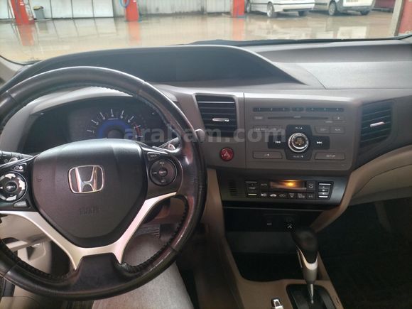 Sahibinden Honda Civic 1.6 Premium 2012 Model  170000 km Siyah