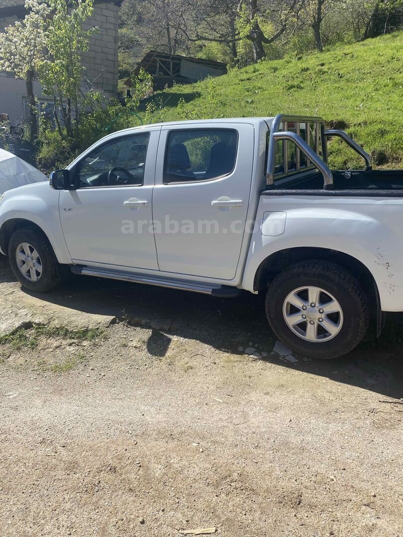 Galeriden Isuzu D-Max 2.5 4x2 Limited 2012 Model Gümüşhane 278.000 km Beyaz 6