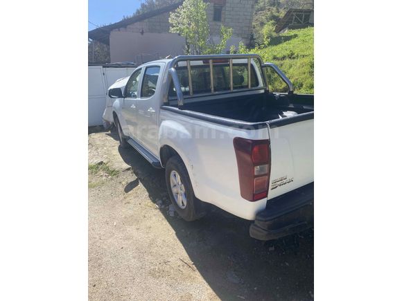 Galeriden Isuzu D-Max 2.5 4x2 Limited 2012 Model Gümüşhane