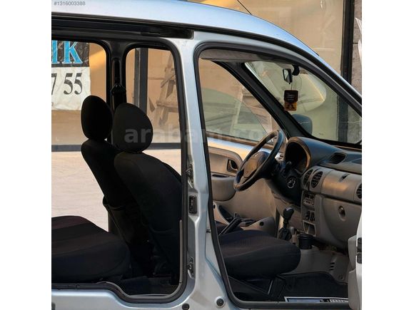 RENAULT KANGO 1.5 DCİ ÇİFT SÜRGÜ EMSALSİZ TEMİZLİKTE