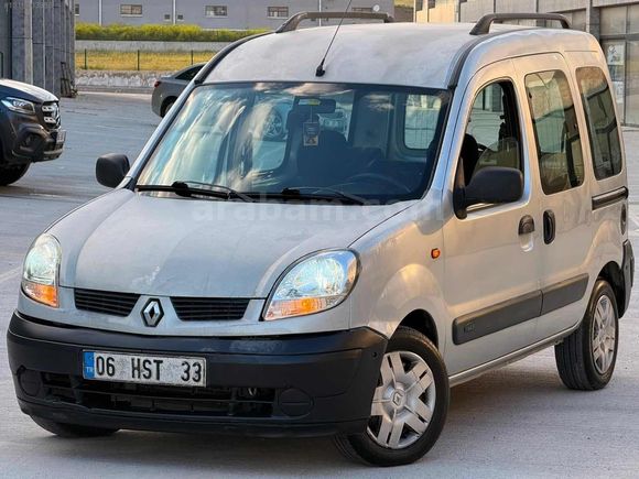 RENAULT KANGO 1.5 DCİ ÇİFT SÜRGÜ EMSALSİZ TEMİZLİKTE