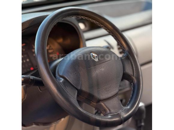 RENAULT KANGO 1.5 DCİ ÇİFT SÜRGÜ EMSALSİZ TEMİZLİKTE