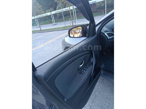 Sahibinden Renault Megane 1.5 dCi Expression 2009 Model  227.000 km Gri